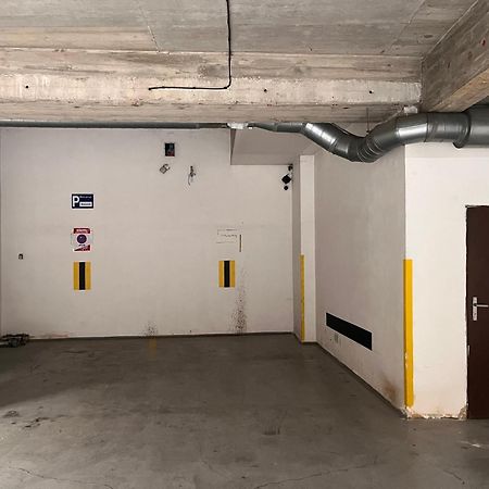City Centre Garden Apartment With Parking Прага Экстерьер фото