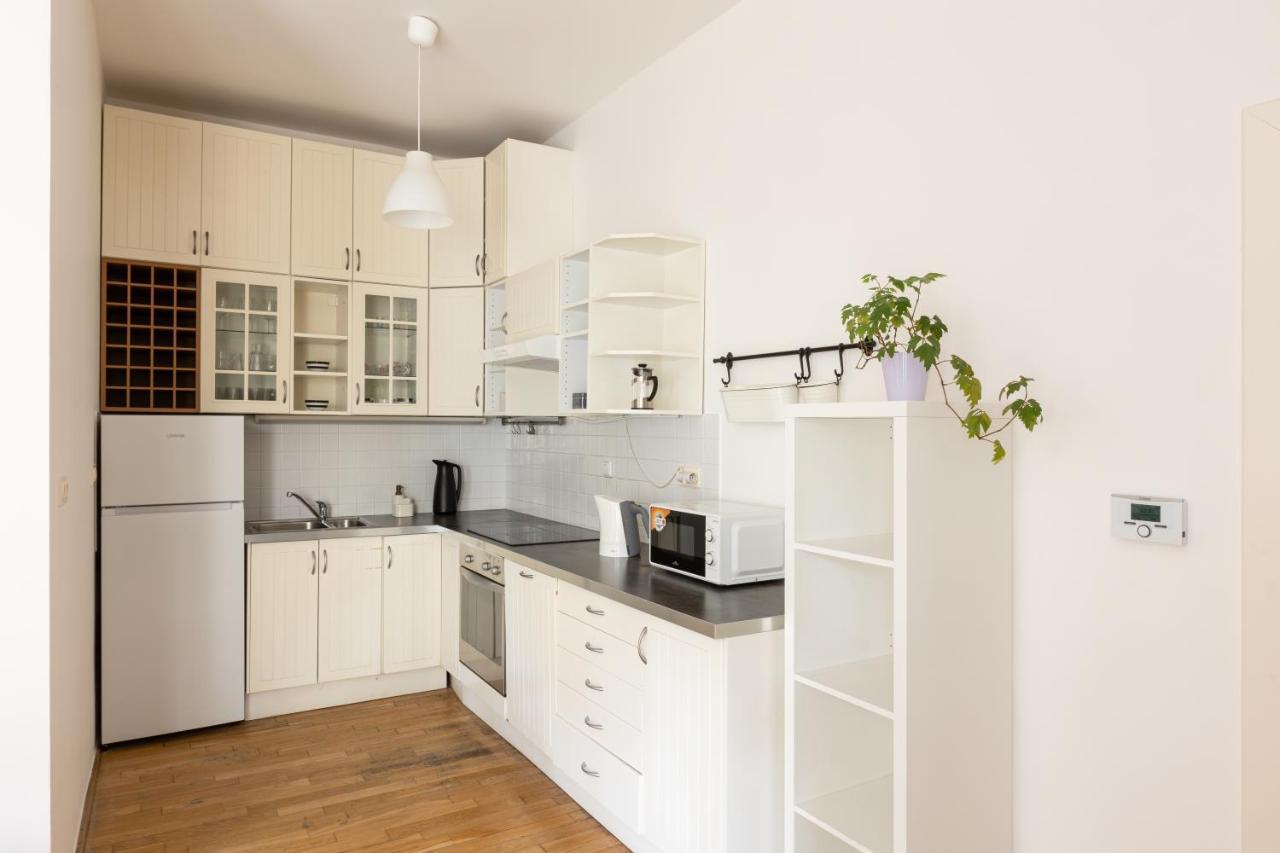 City Centre Garden Apartment With Parking Прага Экстерьер фото