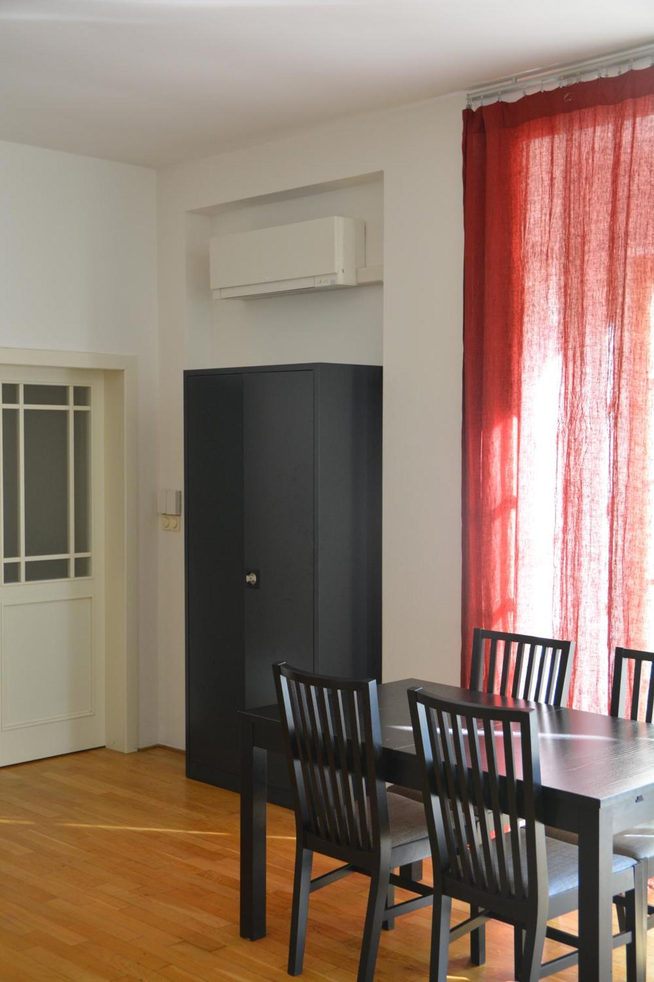 City Centre Garden Apartment With Parking Прага Экстерьер фото